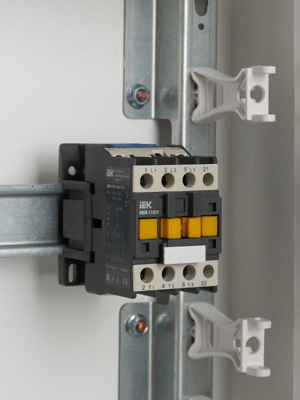 Контактор КМИ-11811 18А  230В/АС3 1НЗ  | KKM11-018-230-01 | IEK — миниатюра 10