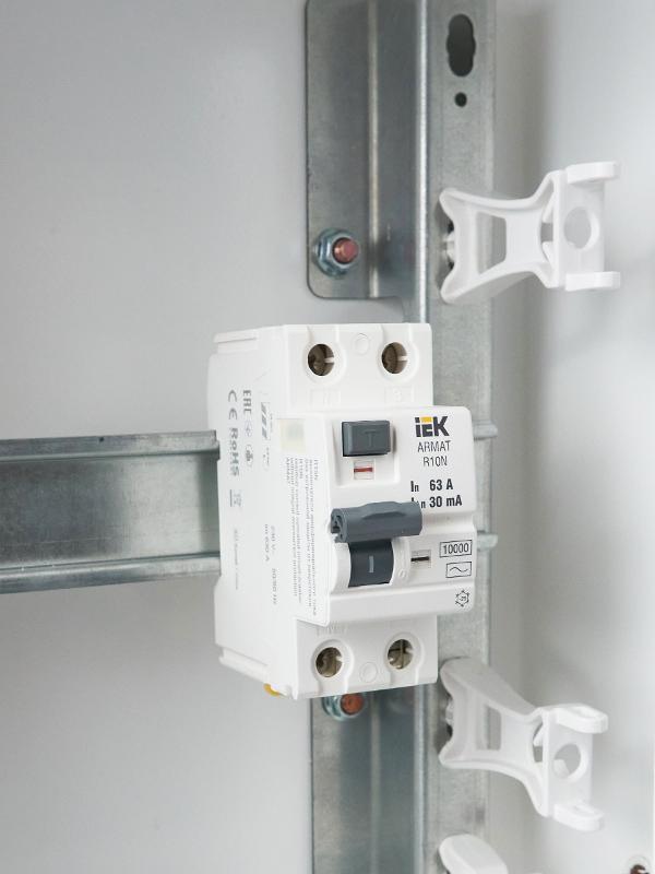 Выключатель дифференциальный (УЗО) R10N 2P 63А 30мА тип AC ARMAT | AR-R10N-2-063C030 | IEK — миниатюра 10