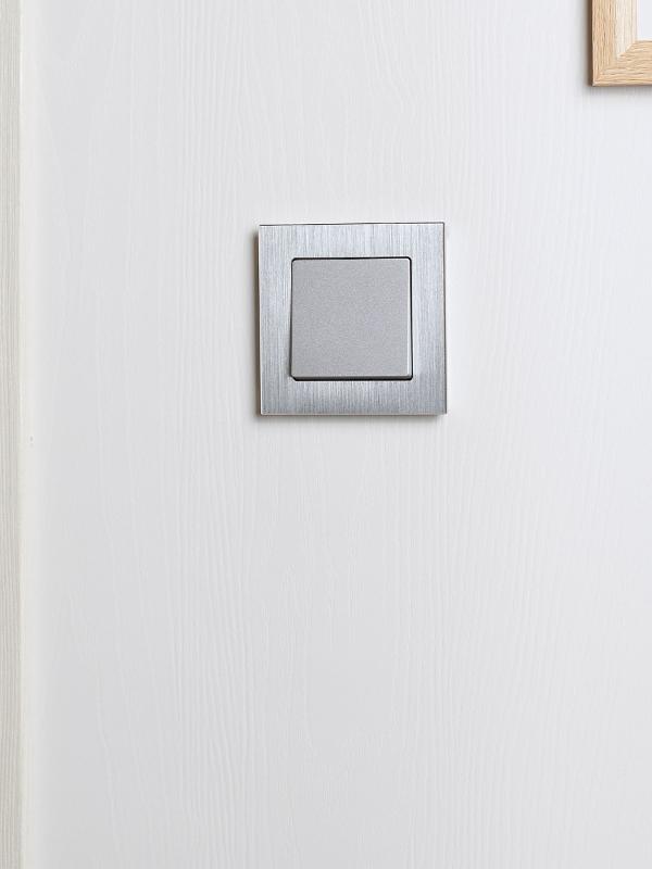 BRITE Рамка 1-ая РУ-1-1-БрА металл алюминий | BR-M12-M-K47 | IEK — миниатюра 6