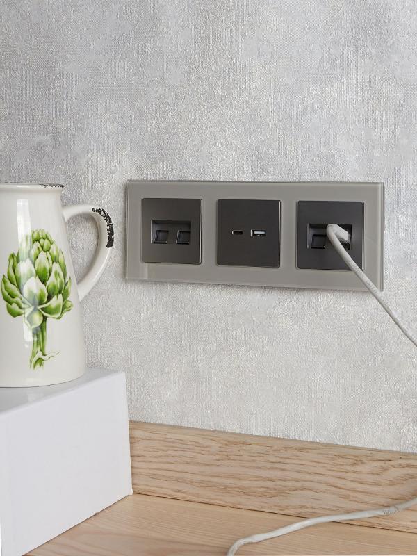 BRITE Розетка USB A+C 18Вт РЮ11-1-БрС сталь | BR-U22-018-K46 | IEK — миниатюра 8