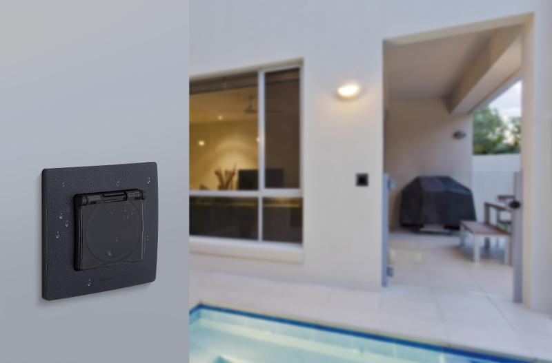 Розетка с заземлением IP44 - Legrand Etika - со штор с защ кр 16А 250В безвинтовые зажимы - антрацит — миниатюра 13