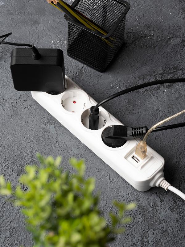 Удлинитель "Эксперт" 4 гнезда 5 метров 16А/3,5кВт с 2 USB 2,1А ПВС 3х1 | UBA16-2USB-4-05i | EKF — миниатюра 8