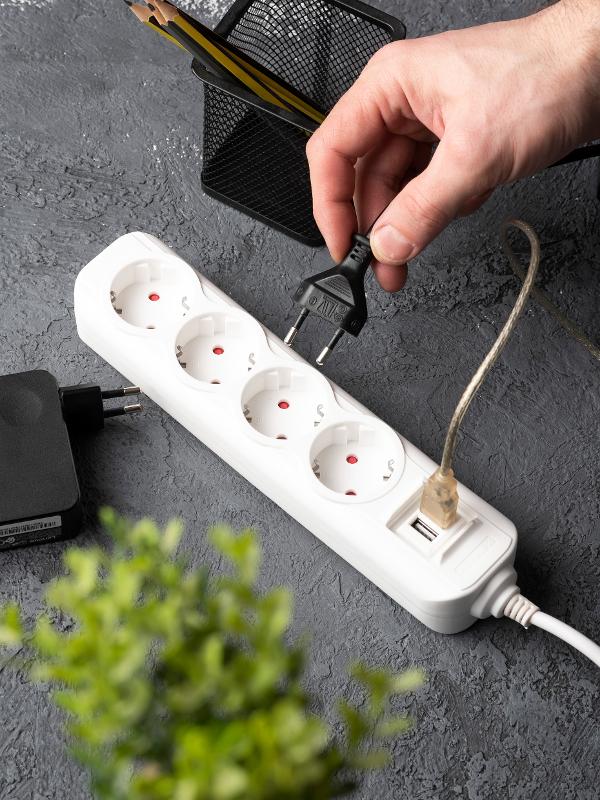 Удлинитель "Эксперт" 4 гнезда 5 метров 16А/3,5кВт с 2 USB 2,1А ПВС 3х1 | UBA16-2USB-4-05i | EKF — миниатюра 7