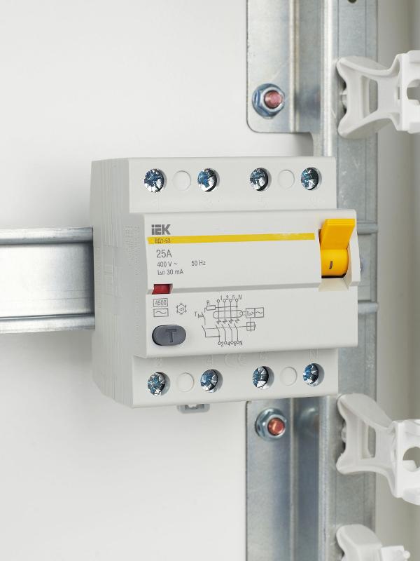 Выключатель дифференциальный (УЗО) ВД1-63 4п 25А 30мА тип AC | MDV10-4-025-030 | IEK — миниатюра 8