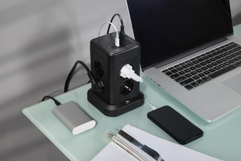 DOMINIC Удлинитель У08K 1,5м 3х1мм2 USB A+C 20Вт чер | DN-YP30-16-08-01-ZKU-K02 | IEK — миниатюра 10