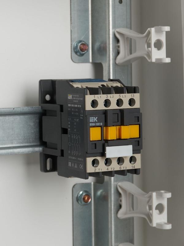 Контактор КМИ-10910 9А 230В/АС3 1НО  | KKM11-009-230-10 | IEK — миниатюра 10