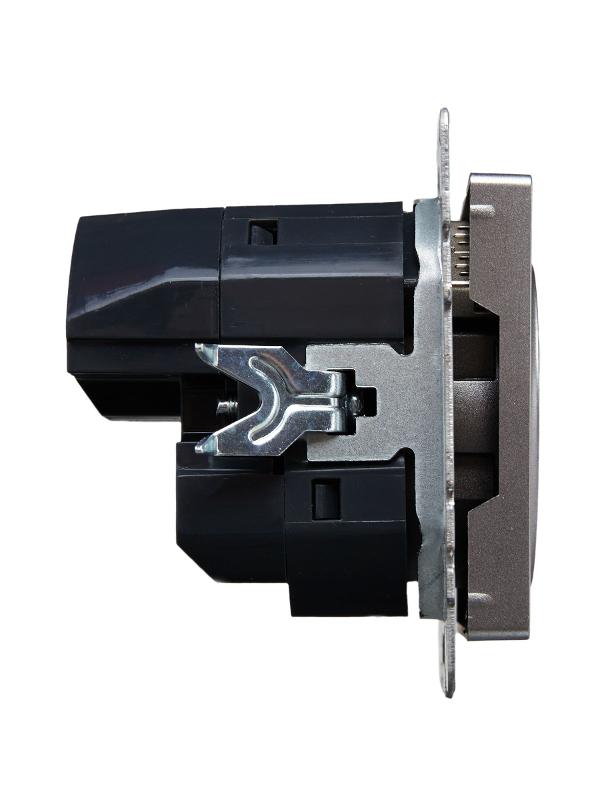 BRITE Розетка с заземлением со шторками 16А с USB A+A 2,1А РЮш10-1-БрС сталь | BR-R14-16-U21-D21-K46 | IEK — миниатюра 3