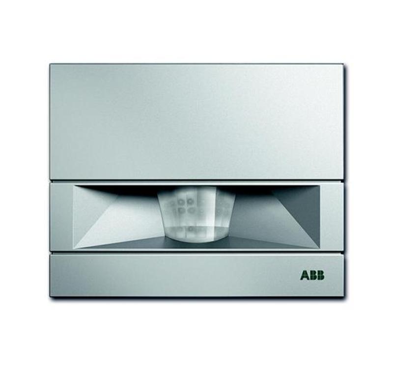 Датчик движения Busch-W?chter 220 MasterLINE, IP55, с ИК-пультом, цвет серебристый металлик | 6800-0-2533  | 2CKA006800A2533 | ABB — ABB