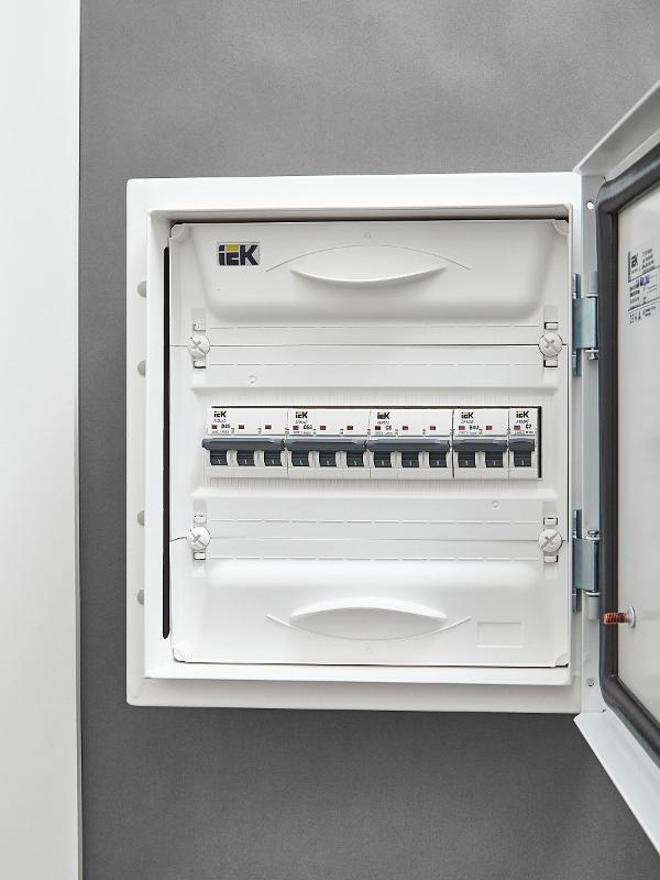 Выключатель автоматический трехполюсный M06N 3P C 8А 6кА ARMAT | AR-M06N-3-C008 | IEK — миниатюра 10