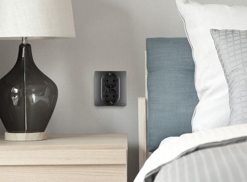 Розетка двойная с заземлением - Legrand Inspiria - со шторками в сборе 16А 250В безвинтовые зажимы - антрацит | 673758 | Legrand — Legrand