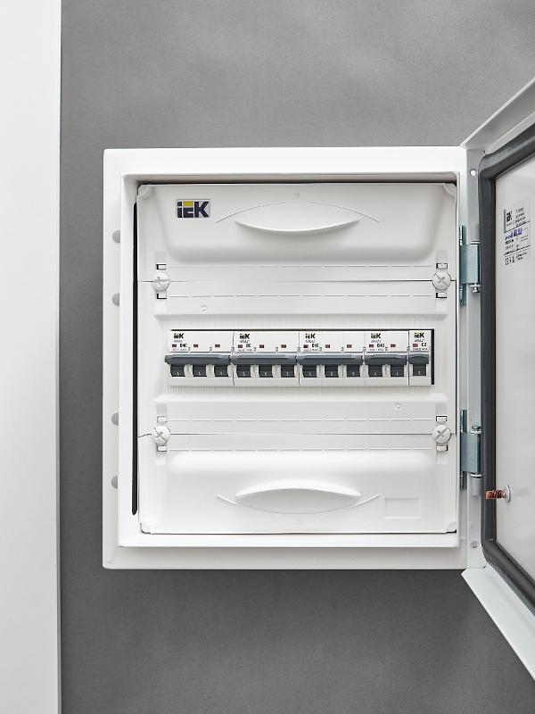 Выключатель автоматический трехполюсный M06N 3P B 6А 6кА ARMAT | AR-M06N-3-B006 | IEK — миниатюра 10