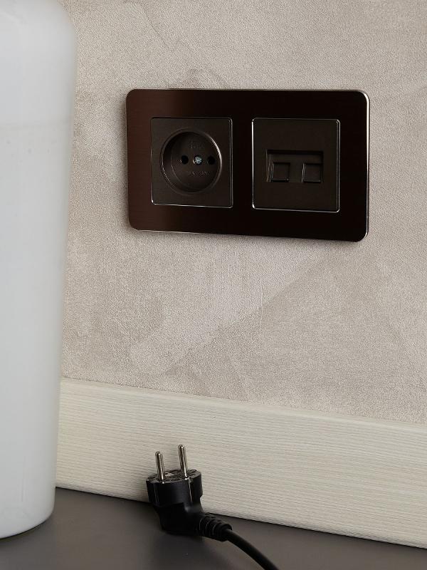 BRITE Рамка 2-ая РУ-2-1-Бр металл коричневый RE AL | BR-M22-M-21-K30 | IEK — миниатюра 5