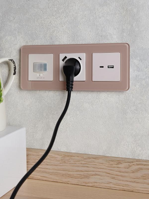 BRITE Розетка с заземлением со шторками 16А с USB A+C 18Вт РЮш11-1-БрЖ жемчужный | BR-R14-16-U22-018-K36 | IEK — миниатюра 8