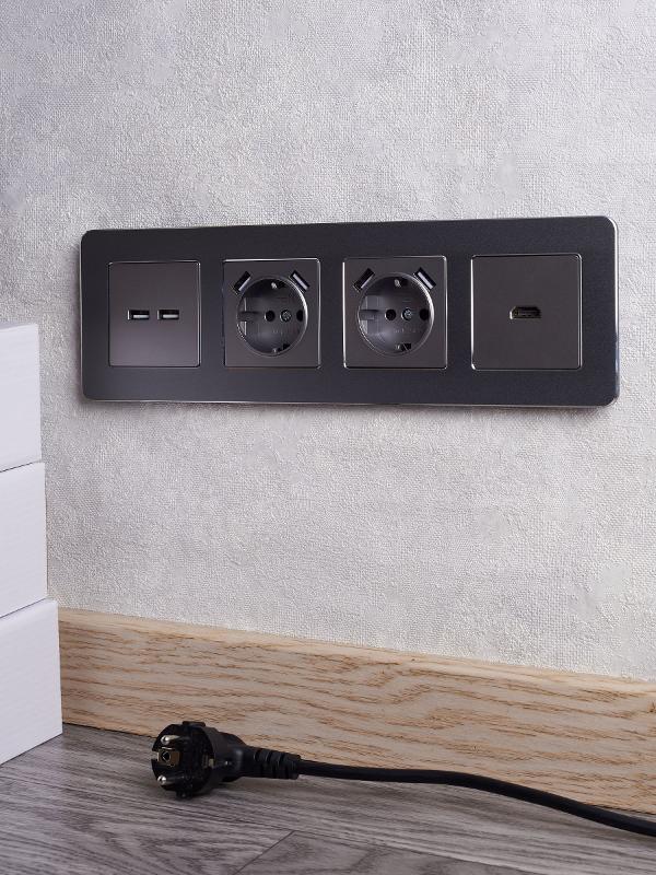 BRITE Розетка с заземлением со шторками 16А с USB A+A 3,1А РЮш10-2-БрС сталь | BR-R14-16-U21-D31-K46 | IEK — миниатюра 8