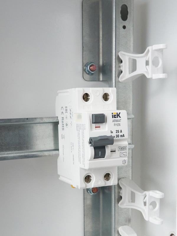 Выключатель дифференциальный (УЗО) R10N 2P 25А 30мА тип AC ARMAT | AR-R10N-2-025C030 | IEK — миниатюра 10