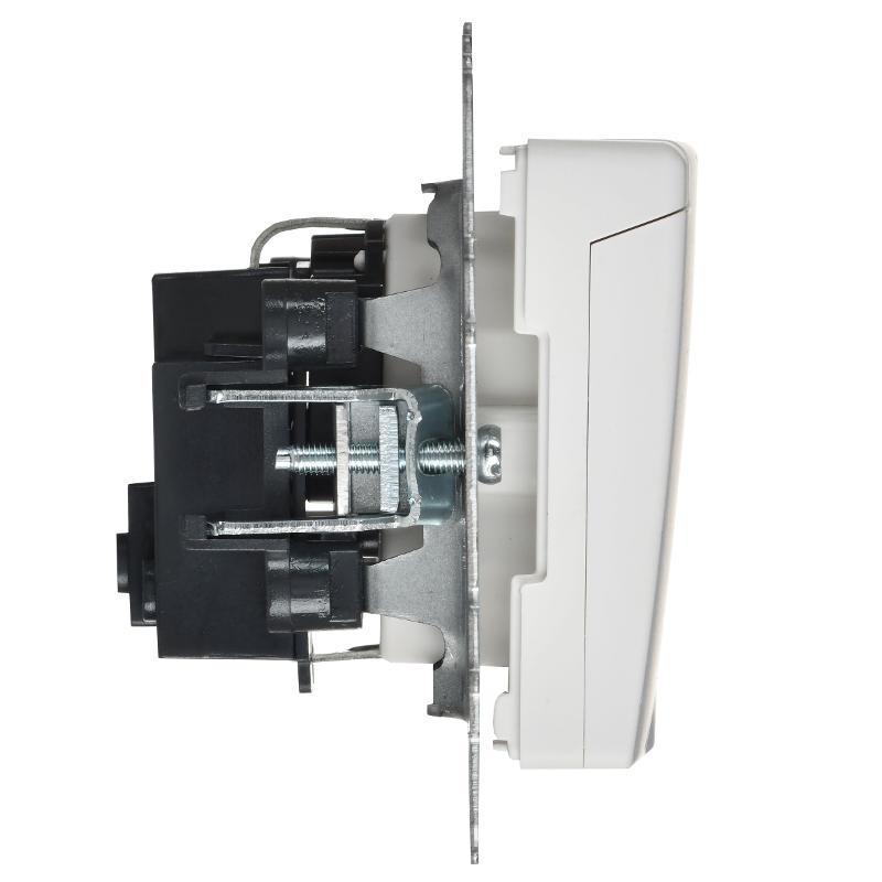 BRITE Розетка 1-местная с заземлением с защитными шторками и крышкой 16А IP20 РСбш10-3-БрАБ арктический белый  | BR-R16-16-K91 | IEK — миниатюра 5