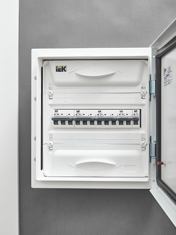 Выключатель автоматический трехполюсный M06N 3P C 20А 6кА ARMAT | AR-M06N-3-C020 | IEK — миниатюра 10