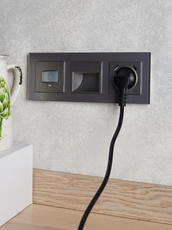BRITE Розетка с заземлением со шторками 16А с USB A+C 18Вт РЮш11-1-БрС сталь | BR-R14-16-U22-018-K46 | IEK — миниатюра 8