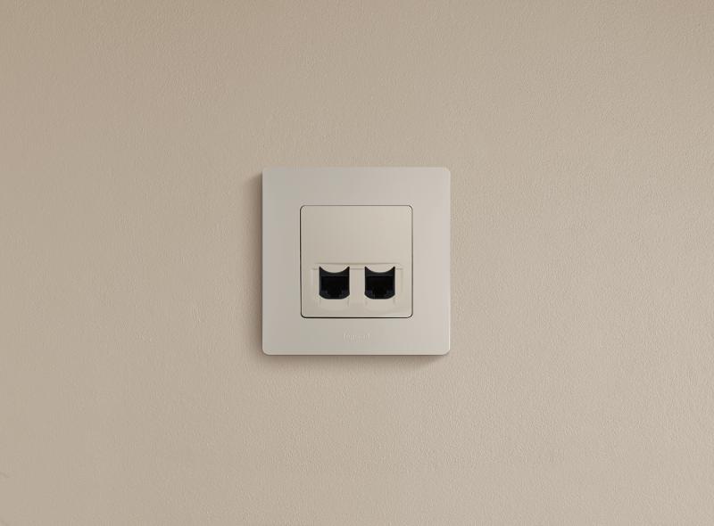 Etika Слоновая кость Розетка компьютерная 2-ая RJ45, категория 5е UTP — миниатюра 4