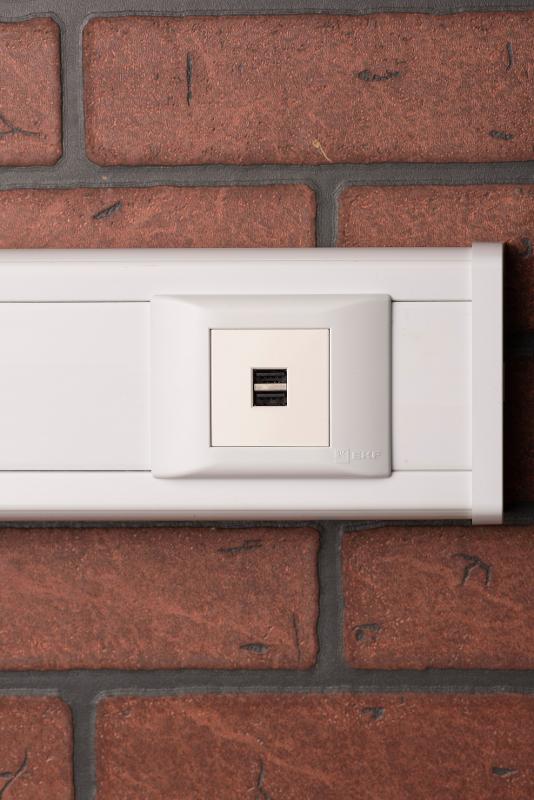 Розетка USB, сила тока 2,1 А (2 гнезда) без индикатора | E2MR2-20USB-10 | EKF — миниатюра 13