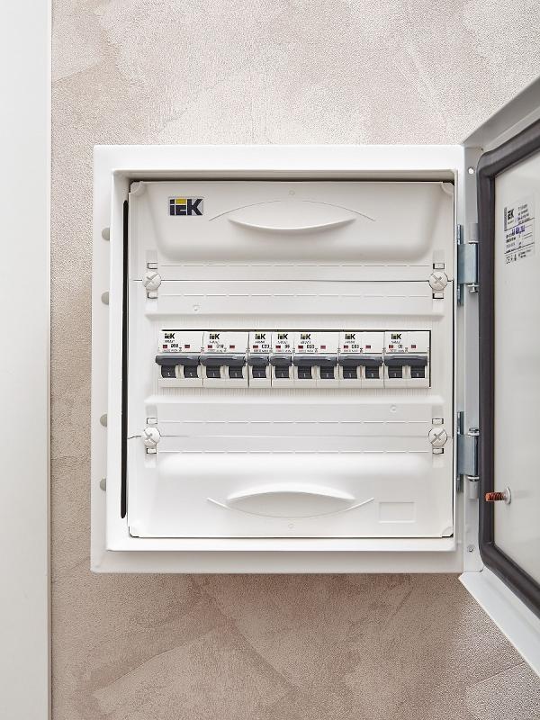 Выключатель автоматический однополюсный M06N 1P C 20А 6кА ARMAT | AR-M06N-1-C020 | IEK — миниатюра 12