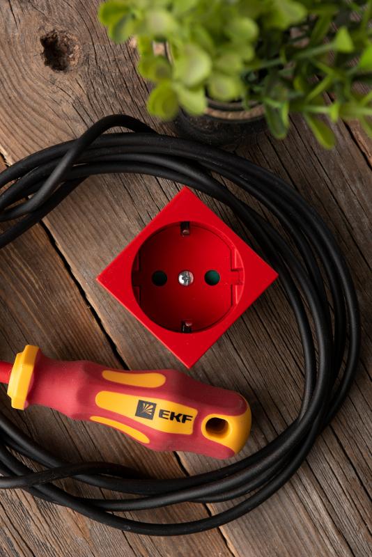 Розетка 45х45 PRO, с заземлением, красная , 45 град | E6MR16-028-70-45 | EKF — миниатюра 10