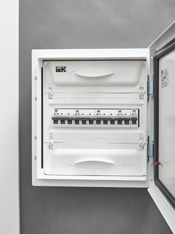 Выключатель автоматический трехполюсный M06N 3P D 2А 6кА ARMAT | AR-M06N-3-D002 | IEK — миниатюра 10