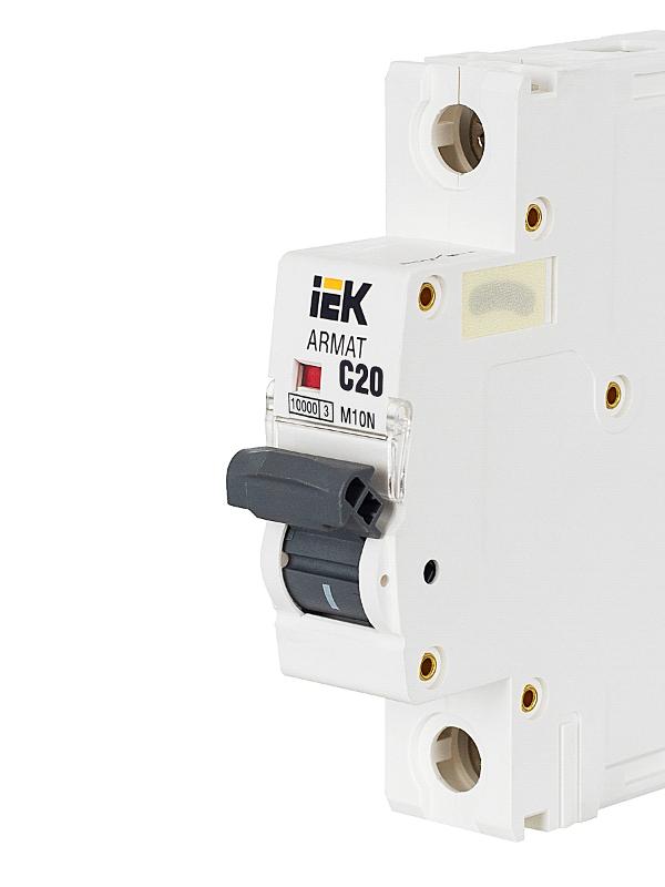 Выключатель автоматический однополюсный M10N 1P C 20А 10кА ARMAT | AR-M10N-1-C020 | IEK — миниатюра 10