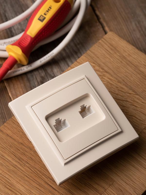 Розетка RJ-45+Phone СП бежевый Минск EKF|ERK00-135-20|EKF — миниатюра 2