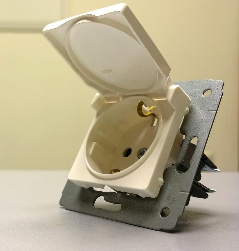 Cariva Сл. кость Розетка с/з IP44 — миниатюра 2