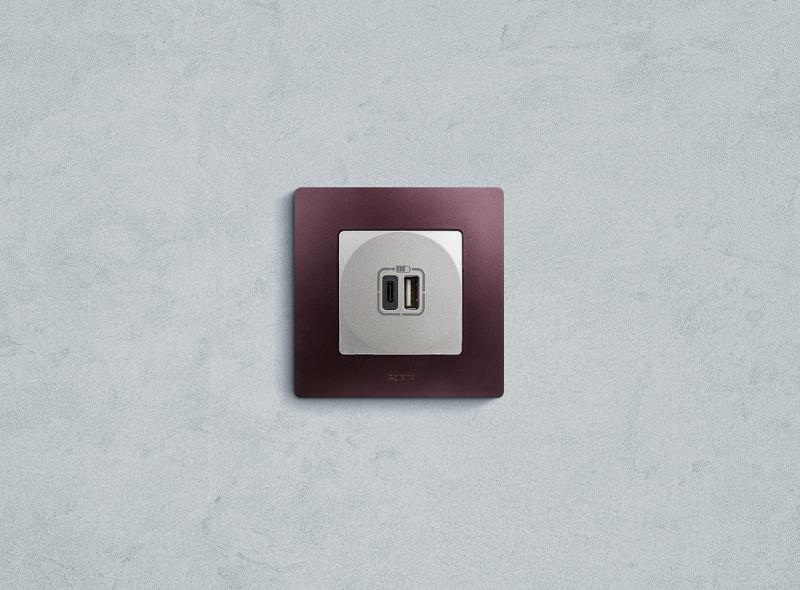 Зарядное устройство USB тип А / тип С - Legrand Etika - 3000мА 15Вт - алюминий — миниатюра 6