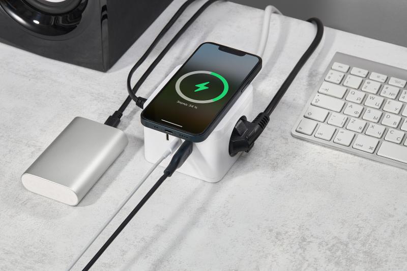 DOMINIC Удлинитель Qi10Вт У02К 1,3м 3х1мм2 USB A+C бел | DN-YP31-16-02-01-ZKU-K01 | IEK — миниатюра 10