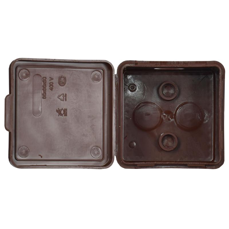 Коробка расп. КМ 65х65х50мм о/к IP54 4 вв. дуб | UKO31-065-065-050-K24-54 | IEK — миниатюра 4