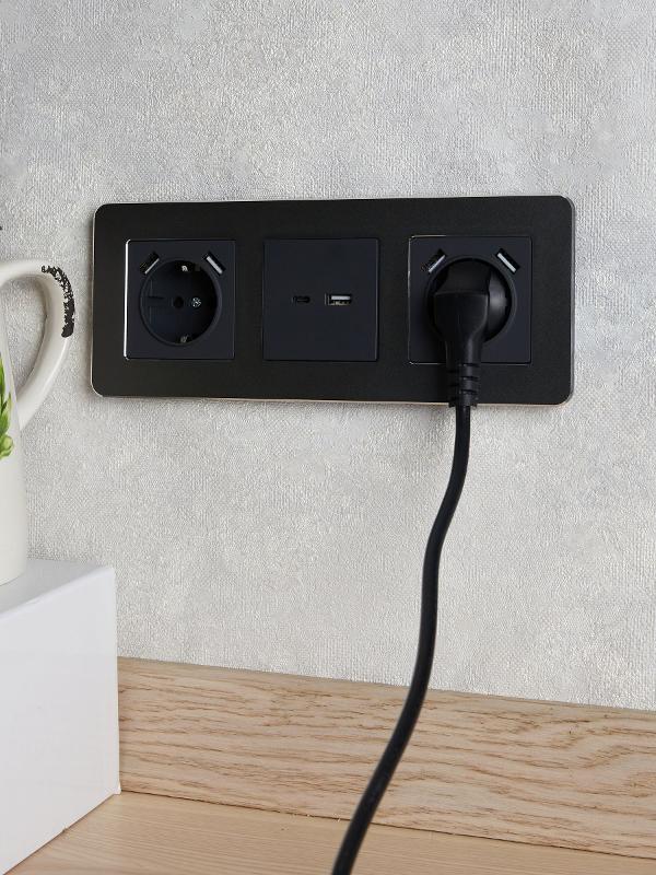 BRITE Розетка с заземлением со шторками 16А с USB A+A 3,1А РЮш10-2-БрГ графит | BR-R14-16-U21-D31-K53 | IEK — миниатюра 8