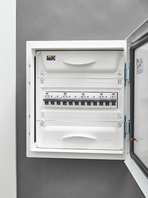 Выключатель автоматический трехполюсный M06N 3P C 10А 6кА ARMAT | AR-M06N-3-C010 | IEK — миниатюра 10