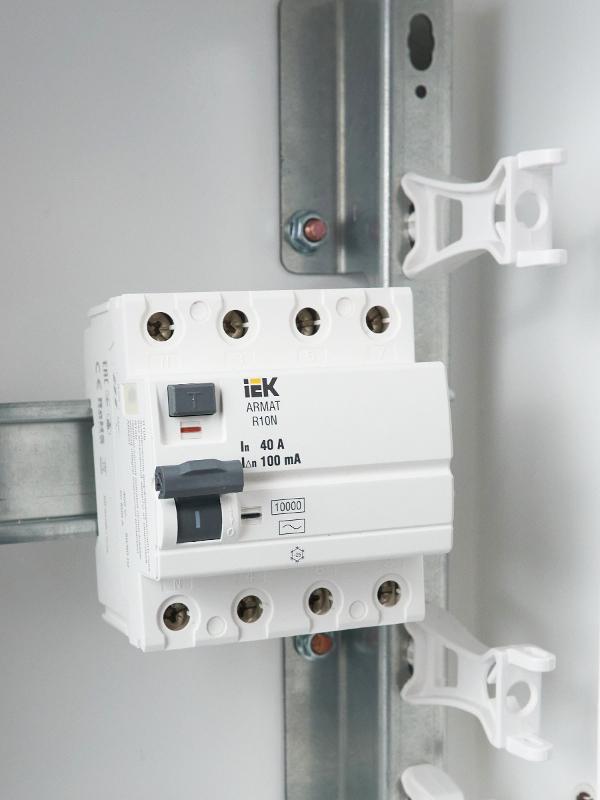 Выключатель дифференциальный (УЗО) R10N 4P 40А 100мА тип AC ARMAT | AR-R10N-4-040C100 | IEK — миниатюра 10