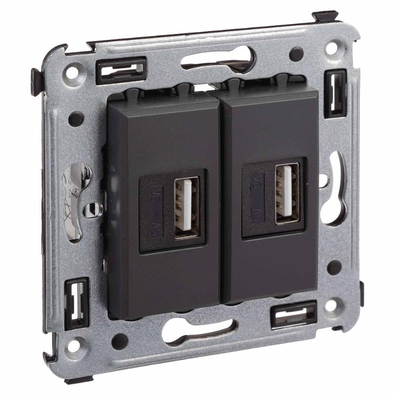 USB зарядное устройство в стену, "Avanti", "Черный матовый" | 4412543 | DKC — миниатюра 3