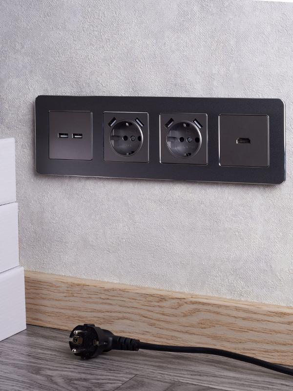BRITE Розетка с заземлением со шторками 16А с USB A+A 2,1А РЮш10-1-БрС сталь | BR-R14-16-U21-D21-K46 | IEK — миниатюра 8