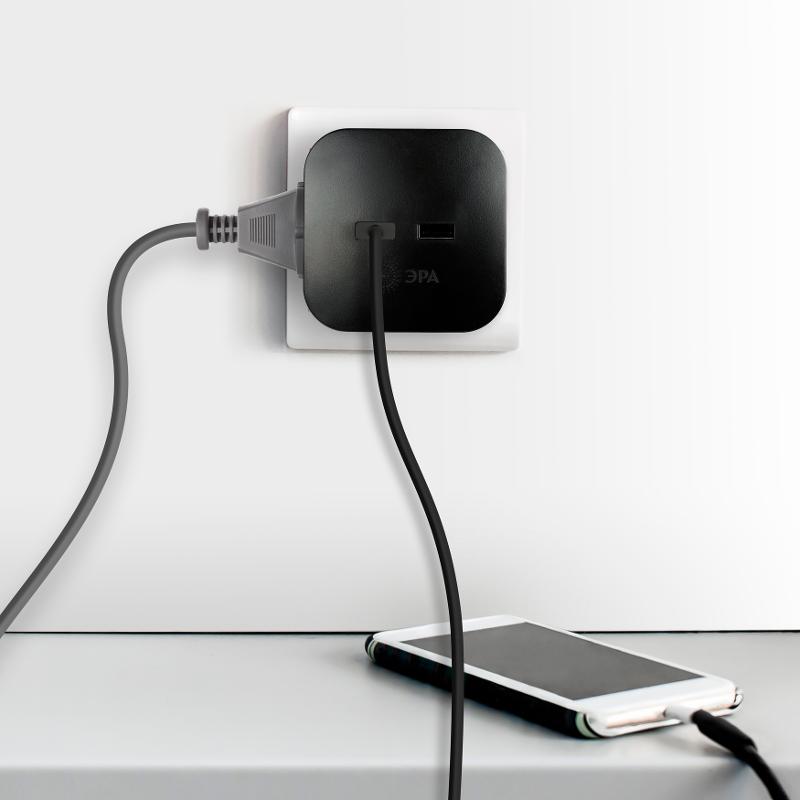 Разветвитель электрический ЭРА SP-4-USB-B на 4 розетки + 2xUSB 2400mA, без заземл 10А (черный) — миниатюра 2