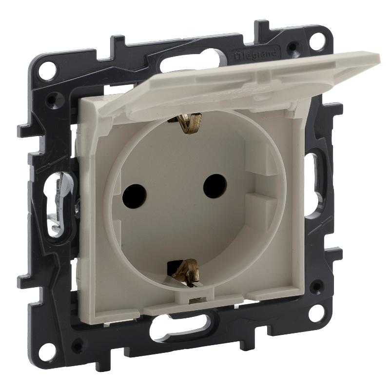 STRUCTURA Розетка с заземлением со шторками с крышкой 16А IP44 слоновая кость | 764241| Legrand — Legrand