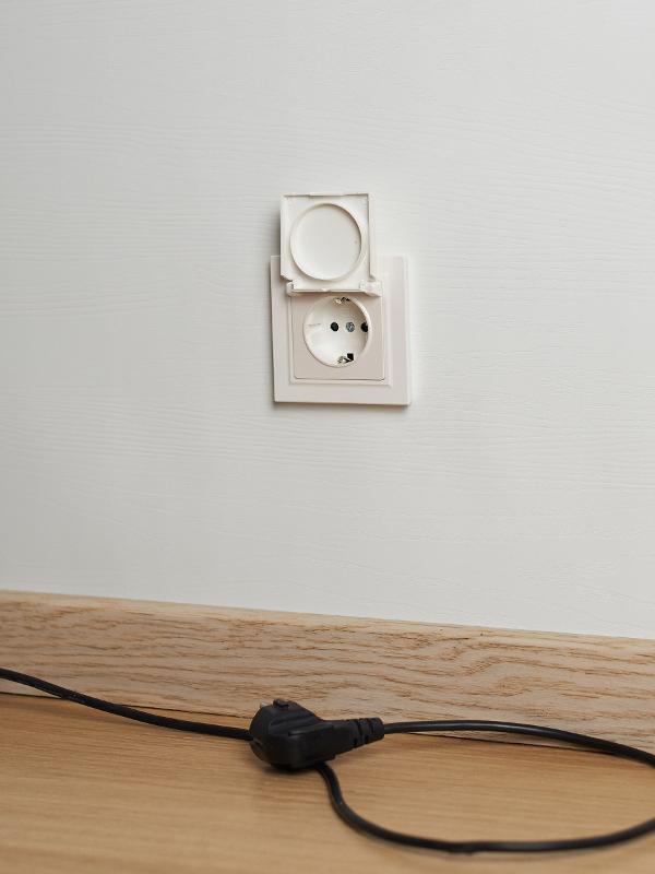 BRITE Розетка с заземлением со шторками с кр. 16А IP44 РСбш10-3-44-БрЖ жемчуг | BR-R16-16-44-K36 | IEK — миниатюра 4