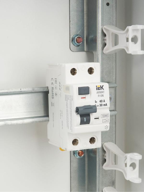Выключатель дифференциальный (УЗО) R10N 2P 40А 30мА тип A ARMAT | AR-R10N-2-040A030 | IEK — миниатюра 10
