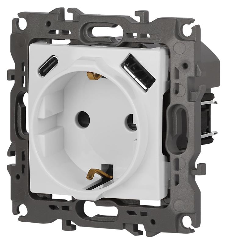 Розетка  Серия 12 12-4108-01 2P+E 16A-250В со шторками с USB type-A+C 5В-3А белый | Б0067752 | ЭРА — миниатюра 5