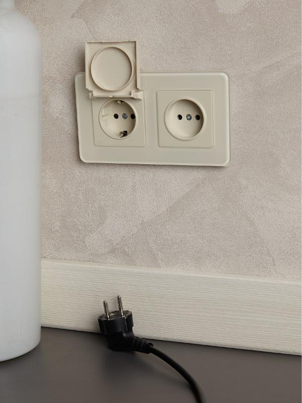 BRITE Рамка 2-ая РУ-2-2-Бр стекло песчаный RE | BR-M22-G-41-K98 | IEK — миниатюра 5
