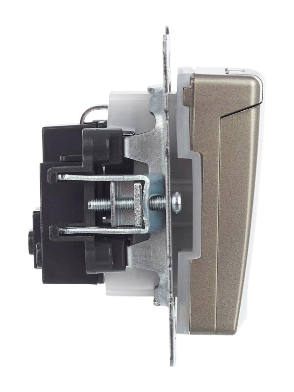 BRITE Розетка с заземлением со шторками с кр. 16А IP44 РСбш10-3-44-БрШ шампань | BR-R16-16-44-K37 | IEK — миниатюра 7