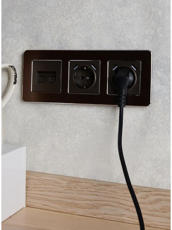 BRITE Розетка с заземлением со шторками 16А с USB A+A 3,1А РЮш10-2-БрТБ темная бронза | BR-R14-16-U21-D31-K45 | IEK — миниатюра 8
