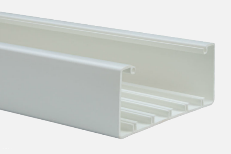 Кабель-канал 80*35 без крышки - белый DLP | 010411 | Legrand — Legrand