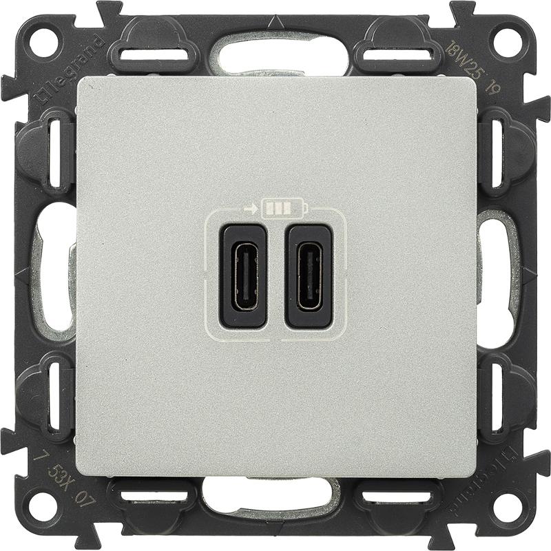 Valena LIFE Алюминий Зарядное устройство с 2-мя USB-разьемами тип С-тип С 240В/5В 3000мА С лицевой панелью — миниатюра 3