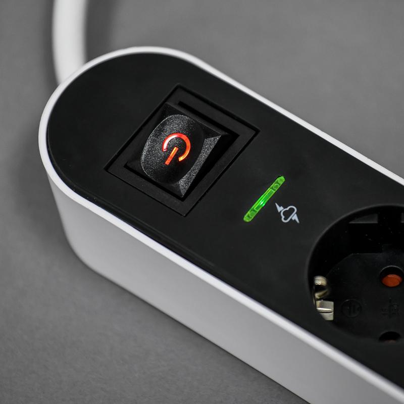 Фильтр сетевой СФ-03К 16А USB A+C 20Вт 1,5м 3х1,5мм2 чер  | WFP10-16-03-01-ZKU-K02 | ИЭК — миниатюра 5