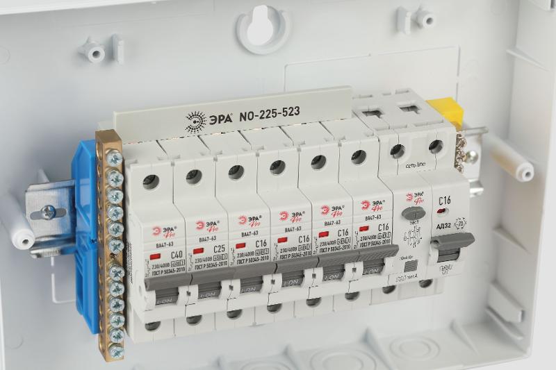 Шина соединительная ЭРА NO-225-523 компактная L фазная PIN штырь 1Р 63А 6 модулей ЭРА упаковка 2 штуки | Б0071212 | ЭРА — миниатюра 4